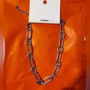 Express necklace